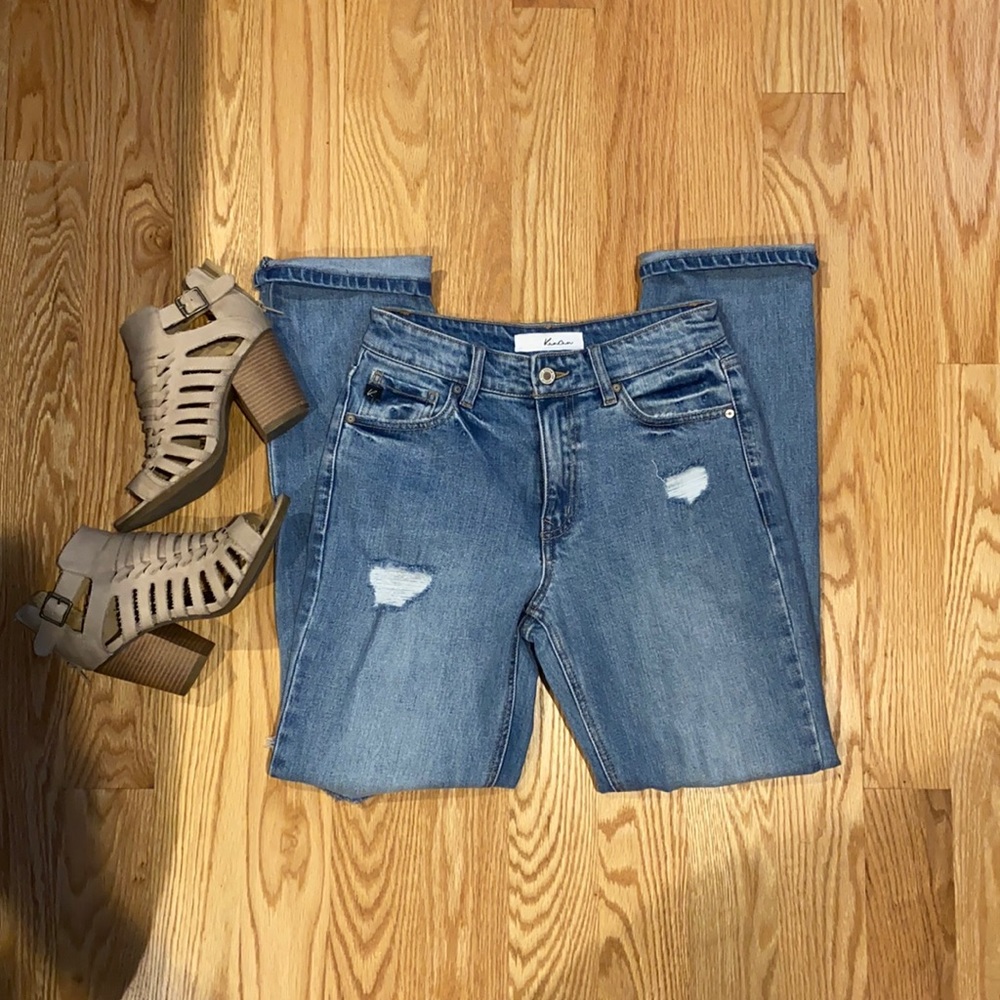 NWT KanCan 5/26 High Rise Distressed Straights